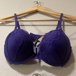 NWT Victoria’s Secret Bra and Garter Set